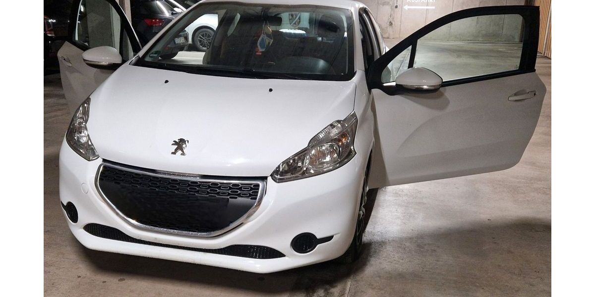 Peugeot 208 182.000 km 3.650 &euro; Tuttlingen 78532