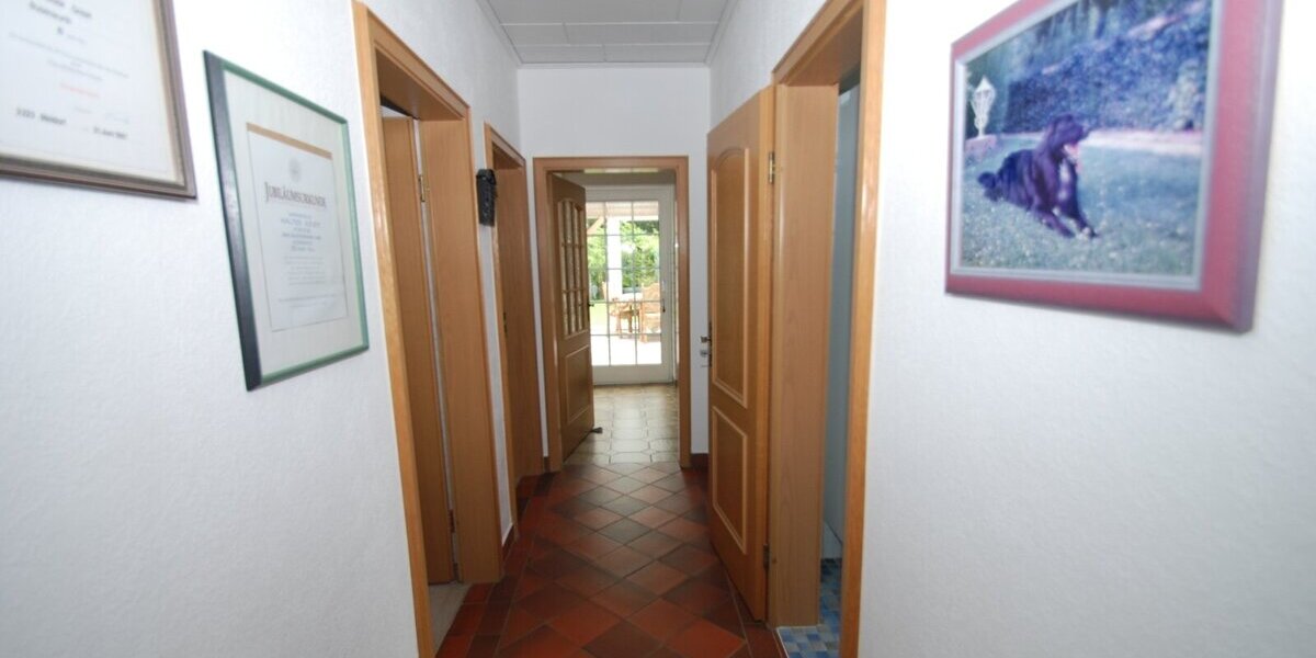 Walmdachbungalow in Marne - Stilvolles Wohnen mit Gartenblick und Wintergarten! - Bungalow Marne | Angebot:26835885