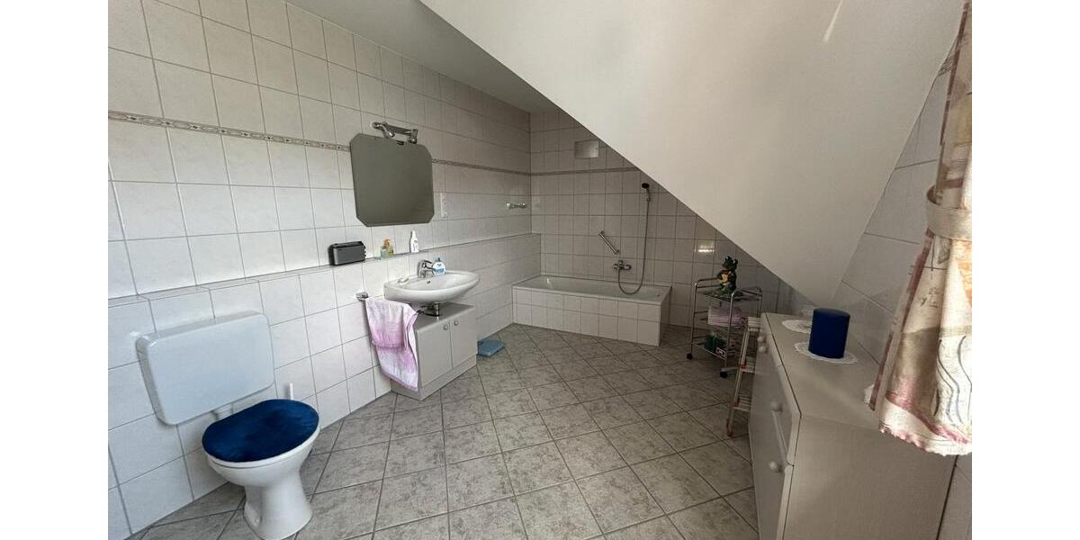 Einfamilienhaus Arnsberg - 7 Zimmer, 200 m&sup2;, 1.500&euro; | Angebot:22943238
