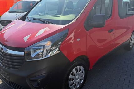 Opel Vivaro 233.873 km 8.600 &euro; Kaufungen (bei Kassel)­­­­­­­­­­­­ 34260