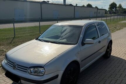 VW Golf 180.000 km 2.500 &euro; Torgelow 17358