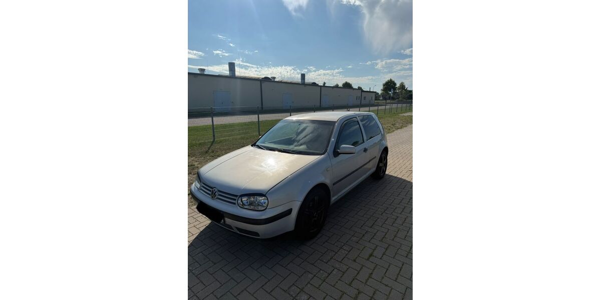 VW Golf 180.000 km 2.500 &euro; Torgelow 17358
