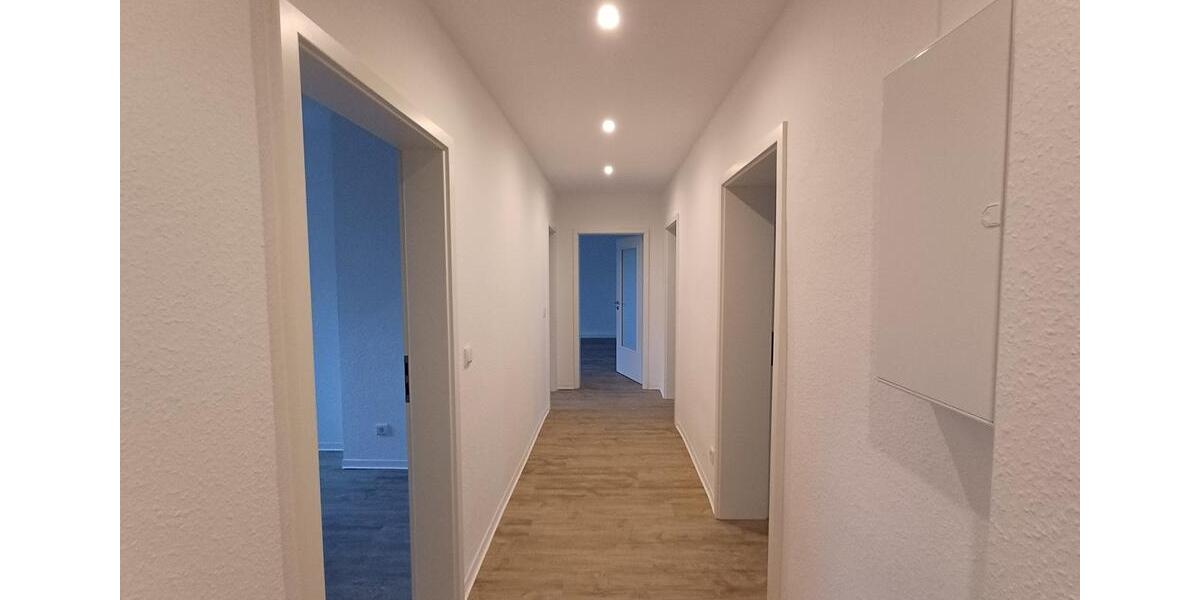 Die perfekte Familienwohnung für Groß und Klein - Erstbezug nach Sanierung - 1. OG rechts 4 zimmer