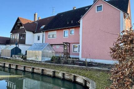 Haus Gunzenhausen Laubenzedel - 8 Zimmer, 203 m&sup2;, 329.000&euro; | Angebot:25680267