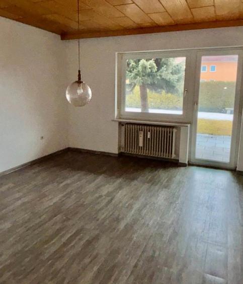 Erdgeschoßwohnung Pfreimd - 3 Zimmer, 98 m&sup2;, 700&euro; | Angebot:25415405