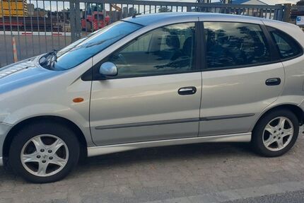 Nissan Almera Tino 123.000 km 1.100 &euro; Berlin 12526