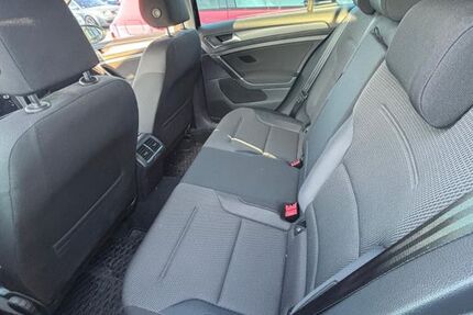 VW Golf 130.000 km 11.000 &euro; Rehau 95111