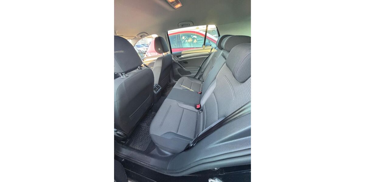 VW Golf 130.000 km 11.000 &euro; Rehau 95111
