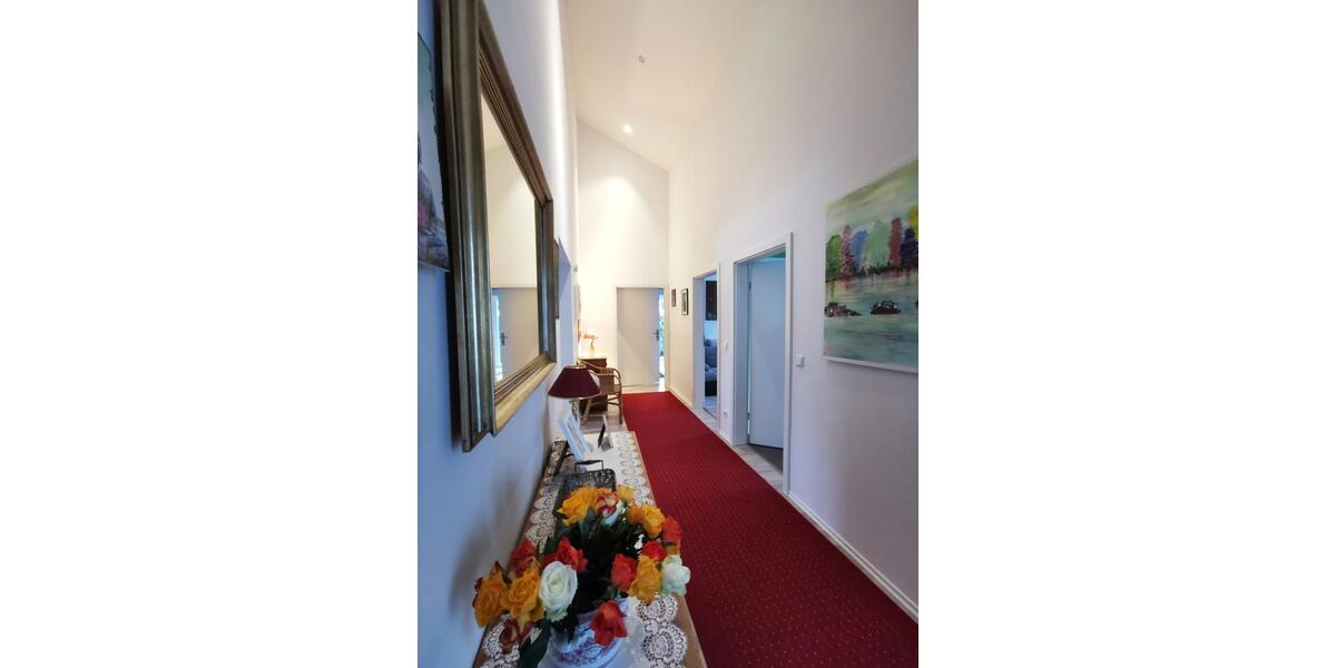 Außergewöhnlicher, barrierefreier Architekten-Bungalow mit Garten und Terrasse 3 zimmer