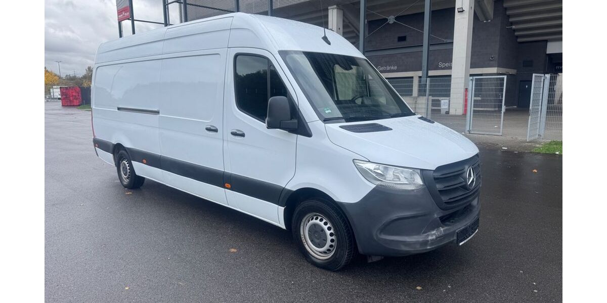 Mercedes-Benz Sprinter 198.000 km 19.900 &euro; Essen 45356