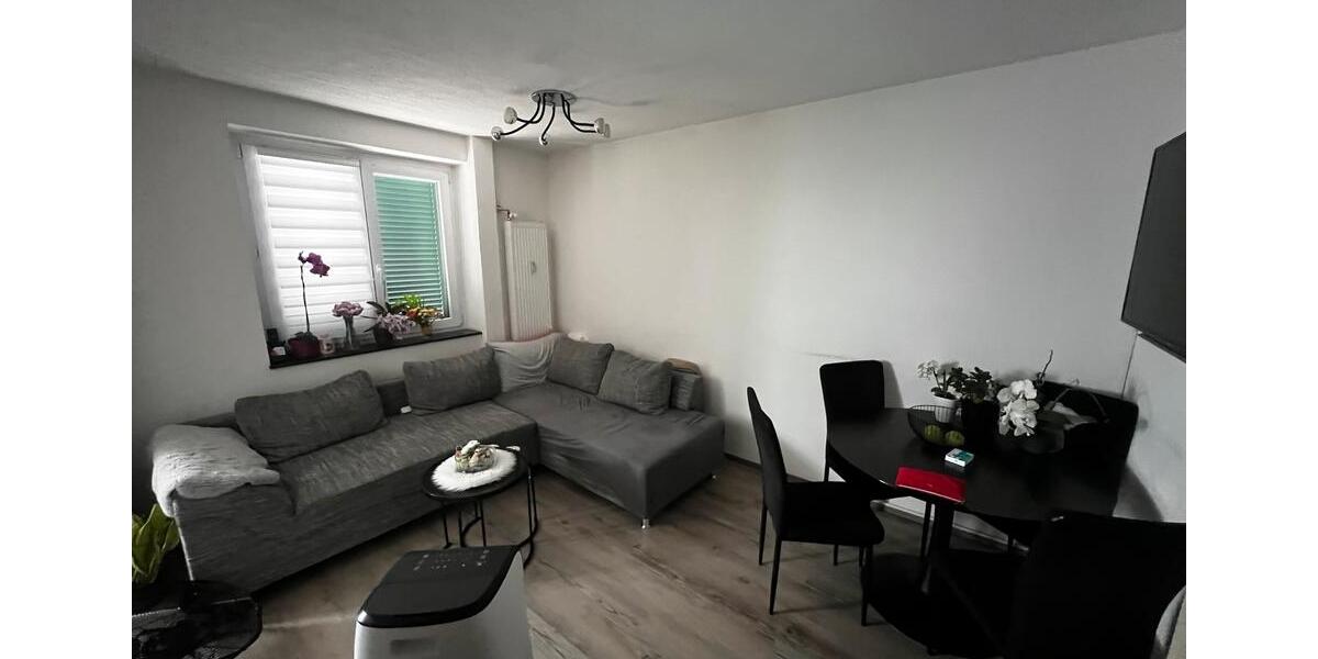 Hochparterre Singen (Hohentwiel) - 2.5 Zimmer, 54 m&sup2;, 179.000&euro; | Angebot:27092110