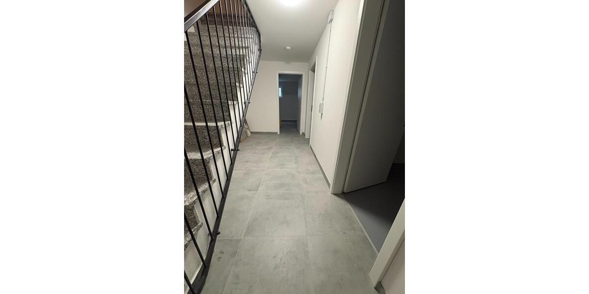 Reihenhaus Neutraubling - 5 Zimmer, 150 m&sup2;, 1.900&euro; | Angebot:24915467