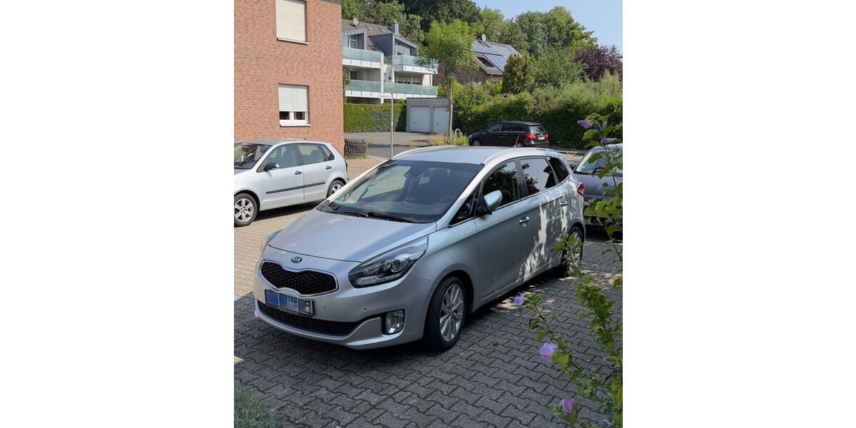 Kia Carens 131.800 km 9.900 &euro; Mönchengladbach 41069