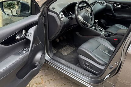 Nissan Qashqai 118.500 km 7.900 &euro; Wiesbaden 65185