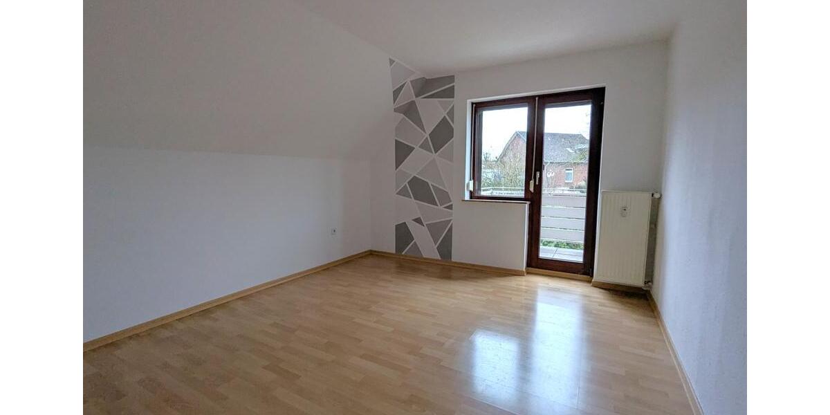 Dachgeschoßwohnung Syke - 3 Zimmer, 70 m&sup2;, 550&euro; | Angebot:25865318