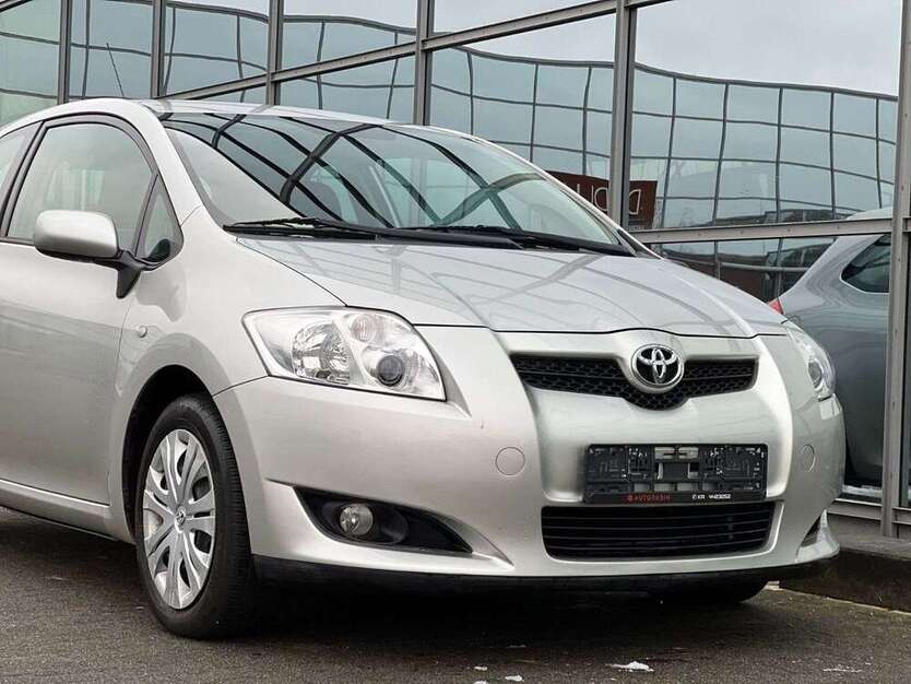 Toyota Auris 149.544 km 4.999 € Mönchengladbach 41068