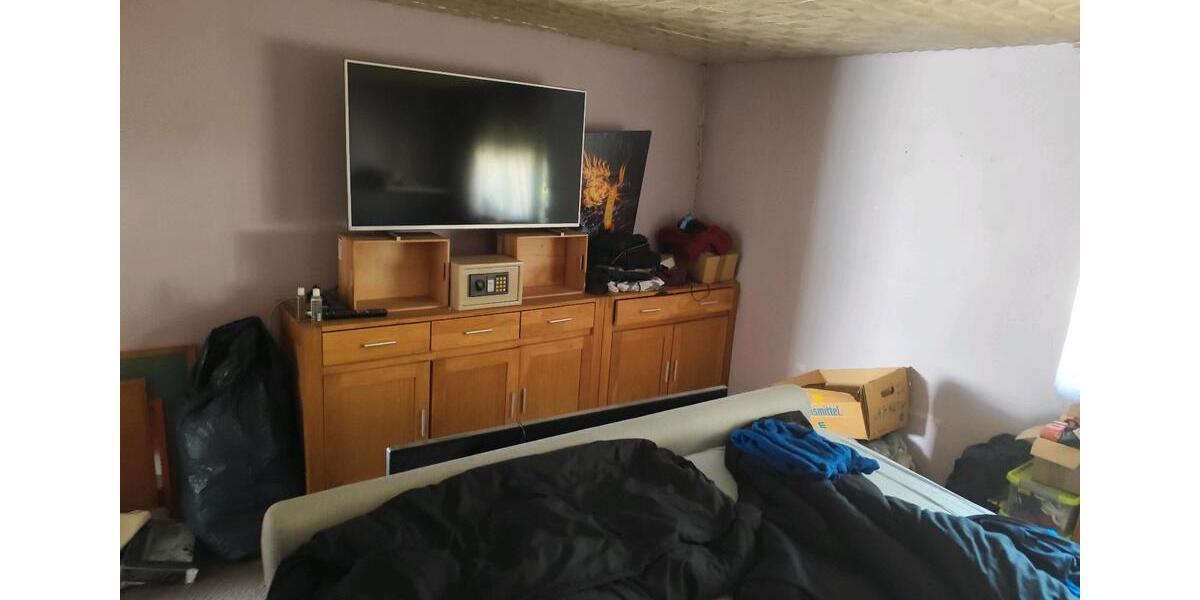 Einfamilienhaus Borken (Hessen) - 9 Zimmer, 156 m&sup2;, 75.000&euro; | Angebot:25279883