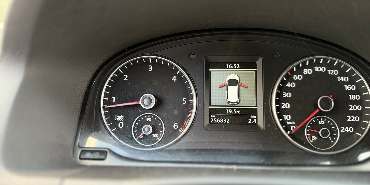 VW Touran Highline / Navi / 7 Sitze / Klima / AHK 255.000 km 7.190 &euro; Mönchengladbach 41066