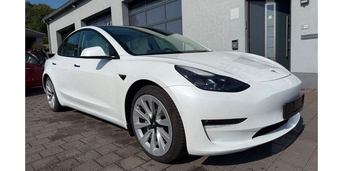 Tesla Model 3 165.900 km 21.950 &euro; Tünsdorf 66693