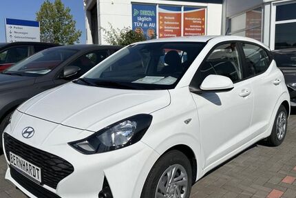 Hyundai i10 2.000 km 13.990 &euro; Dresden 01156