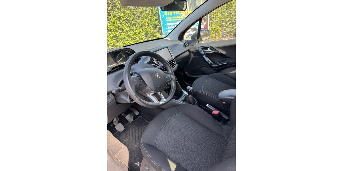 Peugeot 208 83.000 km 6.500 &euro; Frankenthal 01909