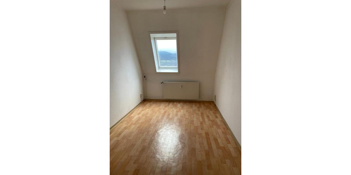 Dachgeschoßwohnung Jena Burgau - 3 Zimmer, 64 m&sup2;, 980&euro; | Angebot:25394292