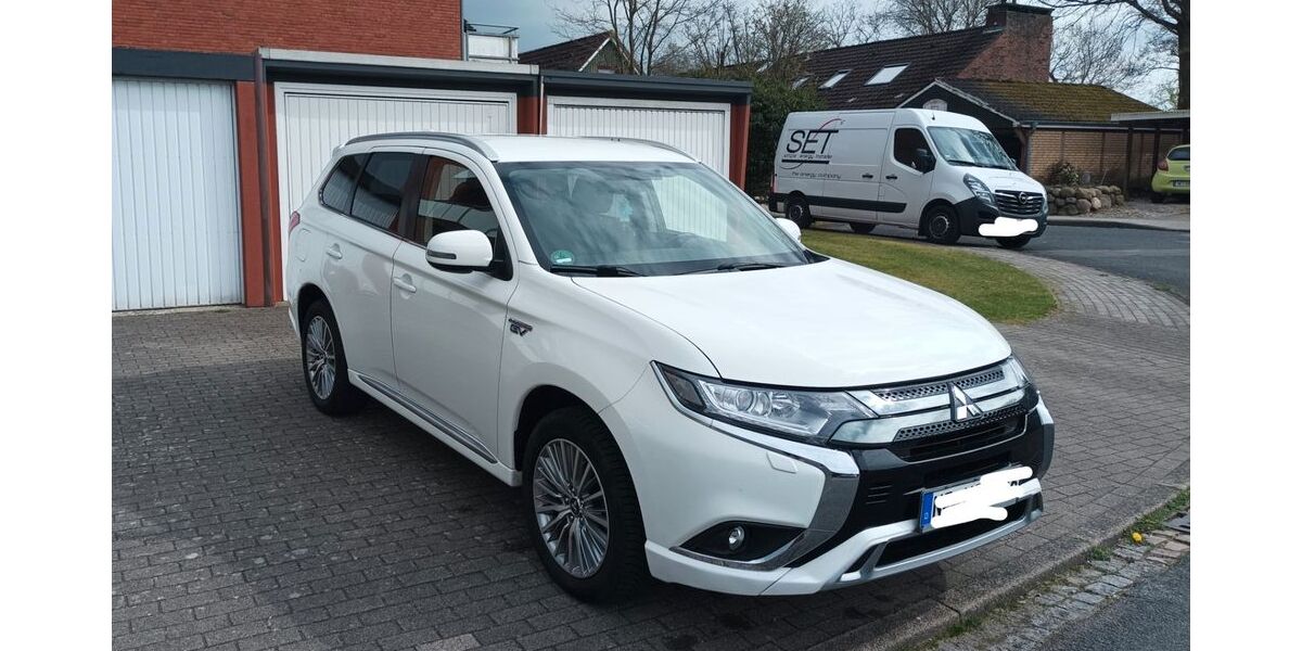 Mitsubishi Plug-in Hybrid Outlander 60.200 km 22.099 &euro; Leck 25917