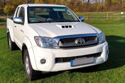 Toyota Hilux 301.000 km 14.500 &euro; Dreieich 63303