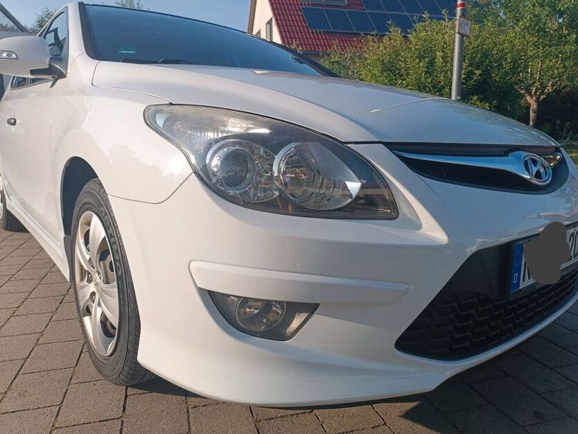 i30