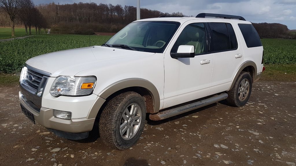 Ford Explorer 212.000 km 9.999 &euro; Blomberg 32825