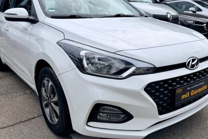 Hyundai i20 96.000 km 8.750 &euro; München 81825