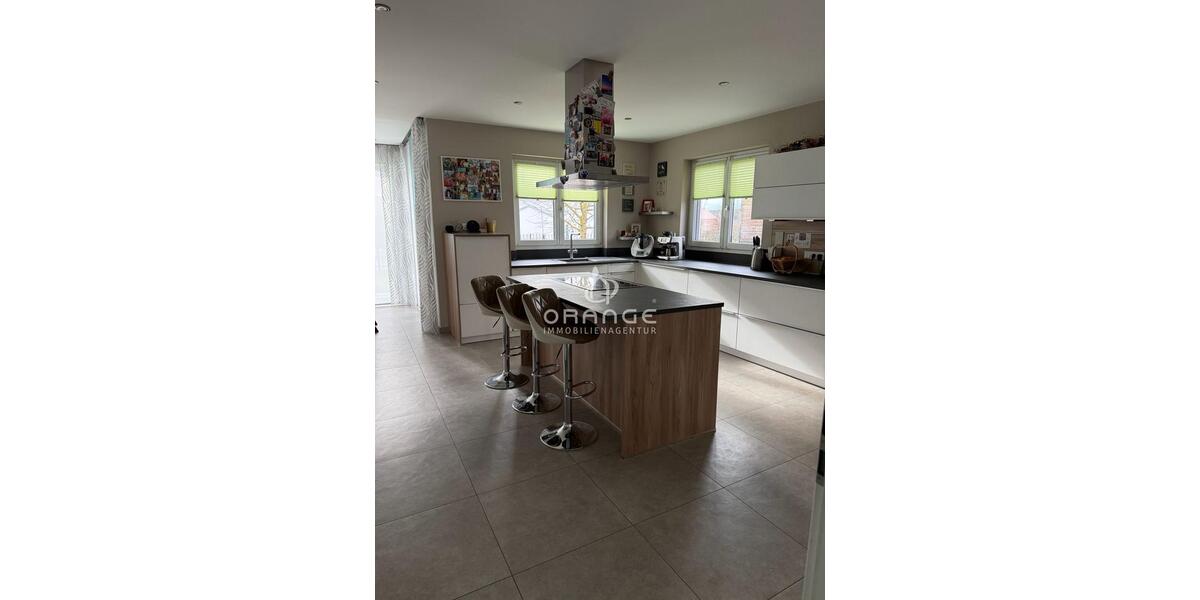 Einfamilienhaus Langquaid - 8 Zimmer, 260 m&sup2;, 2.000&euro; | Angebot:23861895