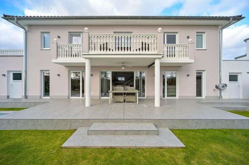 Haus zum Kaufen in Altenmünster 1.270.000 € 221 m²