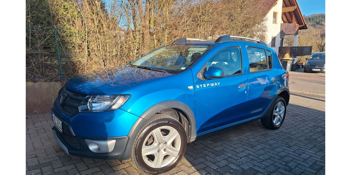 Dacia Sandero 92.000 km 6.900 &euro; Schotten 63679