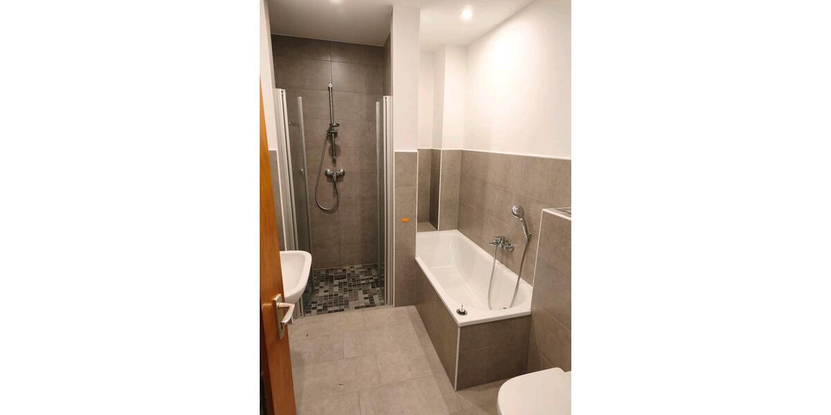 Doppelhaushälfte Nordenham - 6 Zimmer, 185 m&sup2;, 1.350&euro; | Angebot:26289314