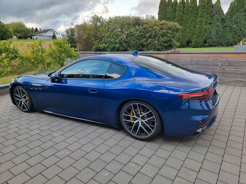 Maserati Granturismo 1.450 km 169.900 € Mönchweiler 78087