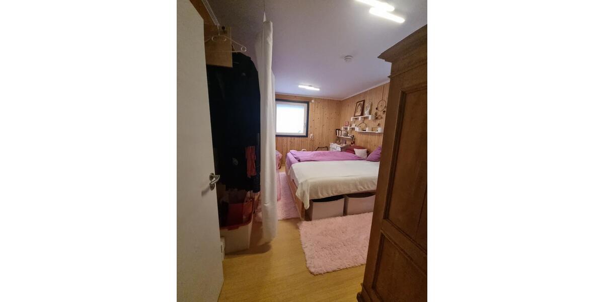Erdgeschoßwohnung Bretten - 3 Zimmer, 90 m&sup2;, 1.200&euro; | Angebot:24840636