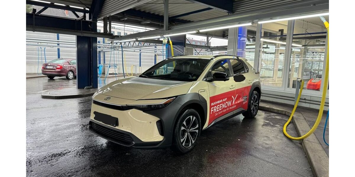 Toyota bZ4X 147.150 km 22.990 &euro; Hamburg 22589