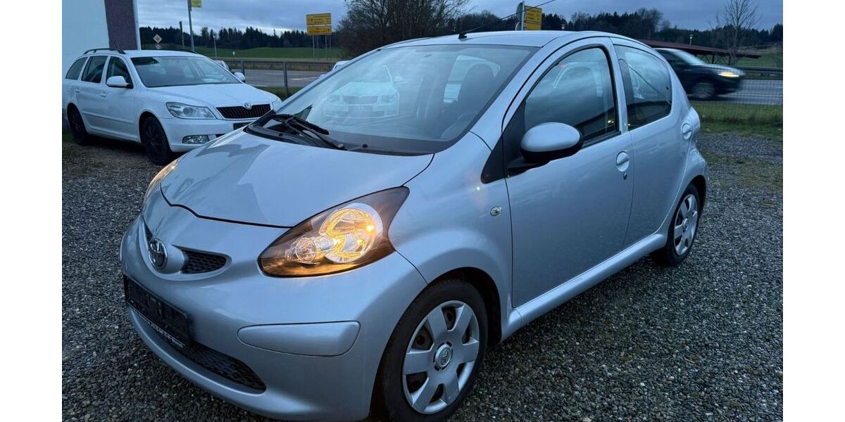 Toyota Aygo (X) 145.000 km 2.700 &euro; Oberessendorf 88436