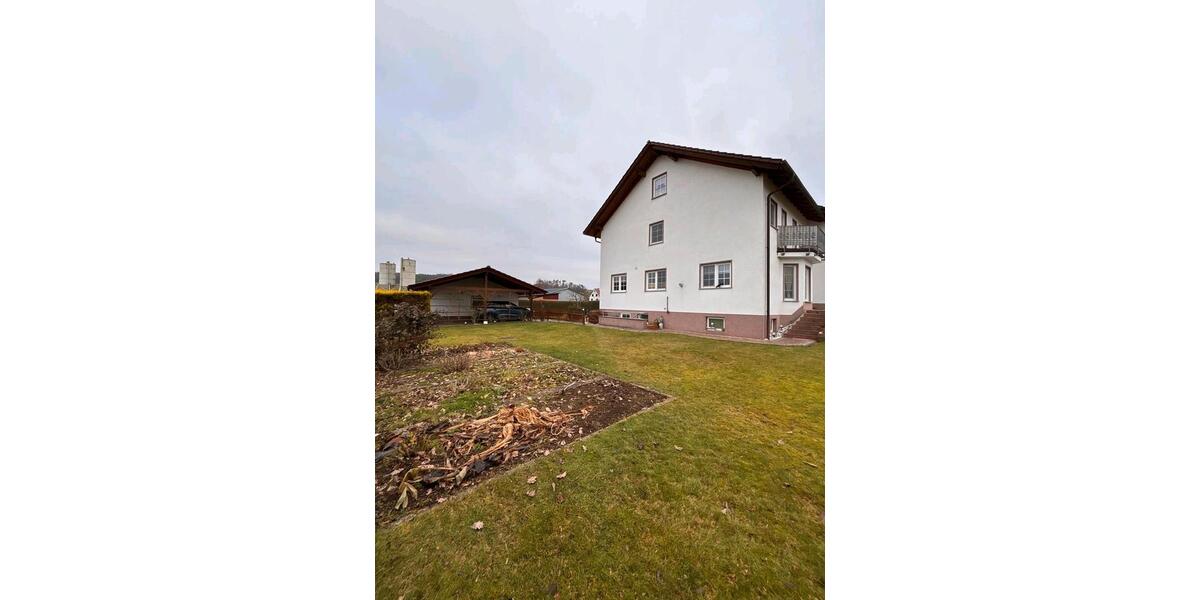 Reihenhaus Neuental - 8 Zimmer, 240 m&sup2;, 340.000&euro; | Angebot:26963651