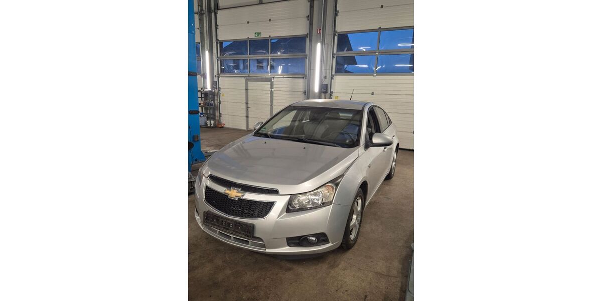 Chevrolet Cruze 108.000 km 5.300 &euro; Bad Orb 63619