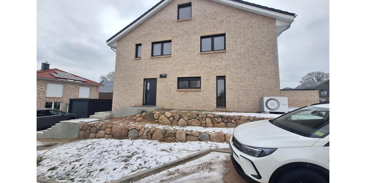 Doppelhaushälfte Scharbeutz - 7 Zimmer, 205 m&sup2;, 3.500&euro; | Angebot:25368993