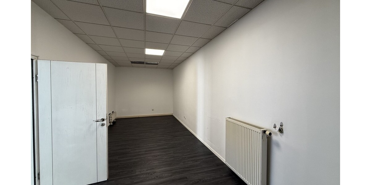 Ladenlokal mit großzügigen Schaufensterflächen in zentraler Lage zu vermieten - Gewerbeobjekt Schwandorf | Angebot:26770575
