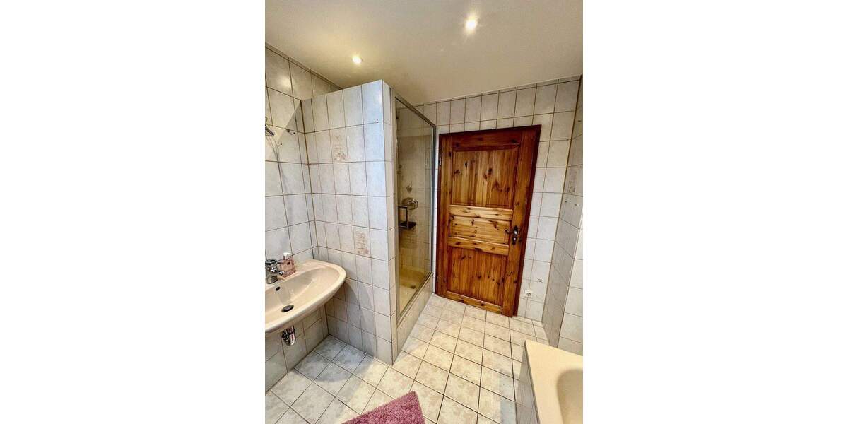 Doppelhaushälfte Bad Dürkheim - 5 Zimmer, 170 m&sup2;, 1.500&euro; | Angebot:25657429