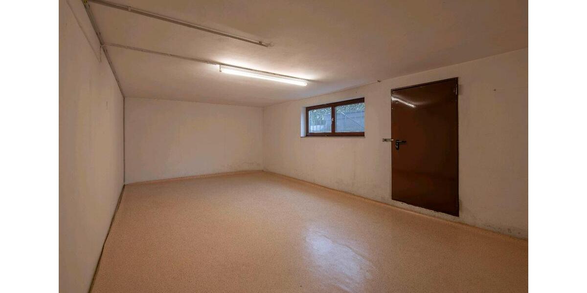 Doppelhaushälfte Röttingen - 7 Zimmer, 230 m&sup2;, 448.000&euro; | Angebot:26765969