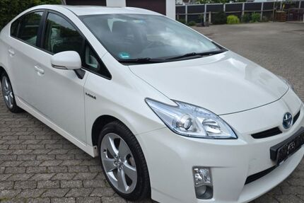 Toyota Prius 99.000 km 8.700 &euro; Garching 85748