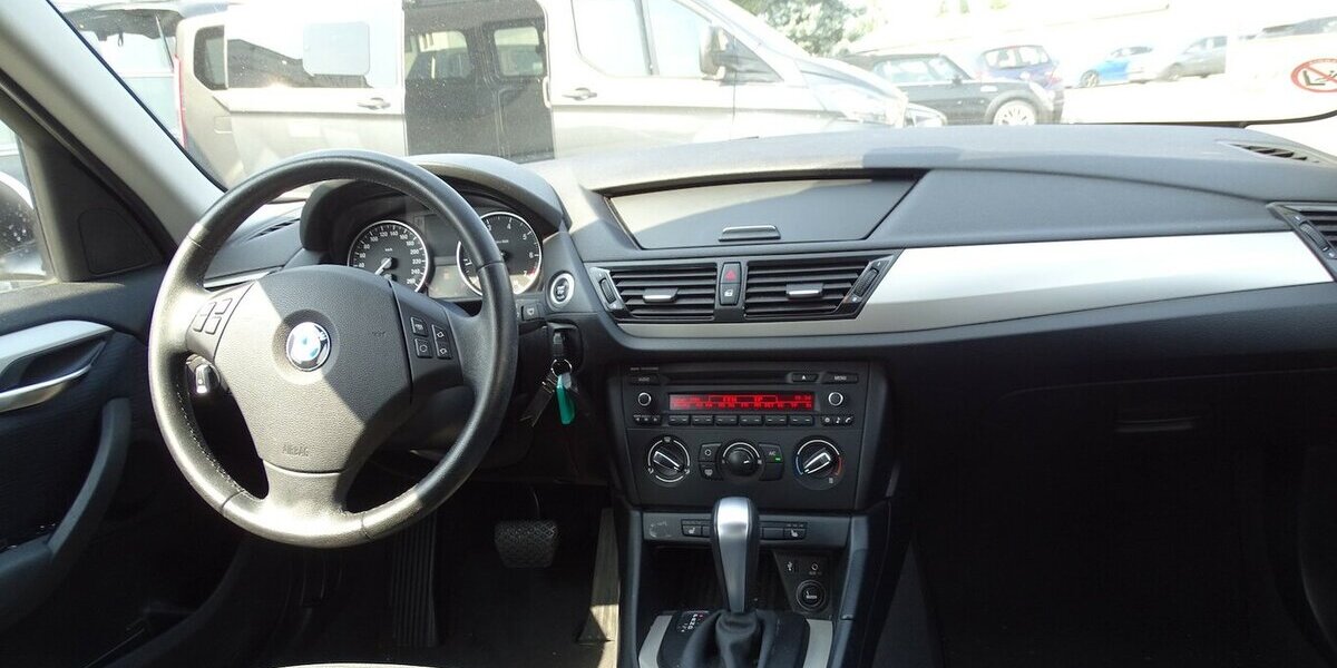 BMW X1 1.8l i sDrive, Steptronic, Sitzheizung, PDC hin 154.921 km 8.690 € Rodgau 63110