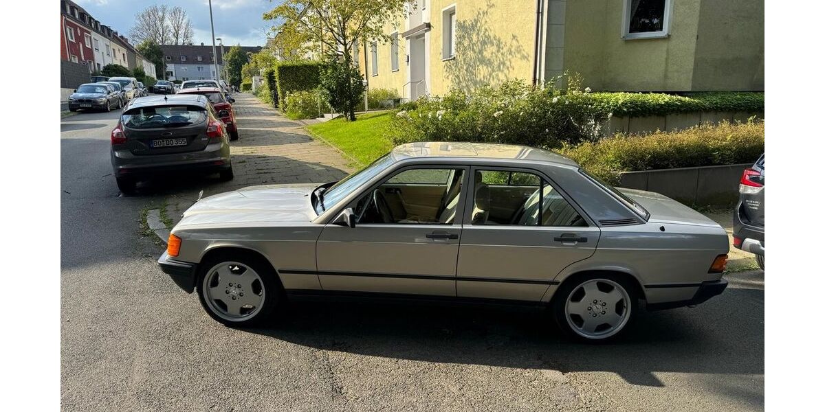 Mercedes-Benz 190 122.500 km 10.500 &euro; Bochum 44797