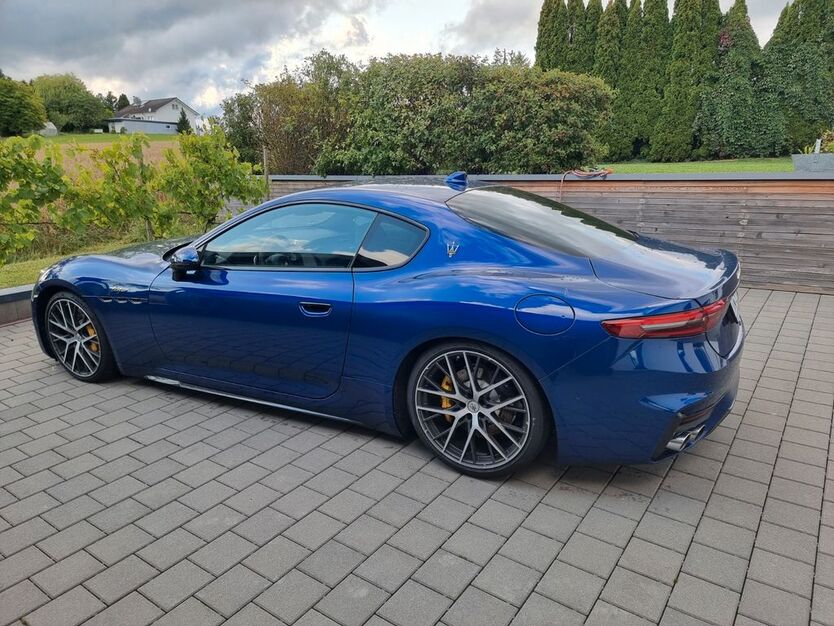 Maserati Granturismo 1.650 km 157.900 € Eschbronn 78664