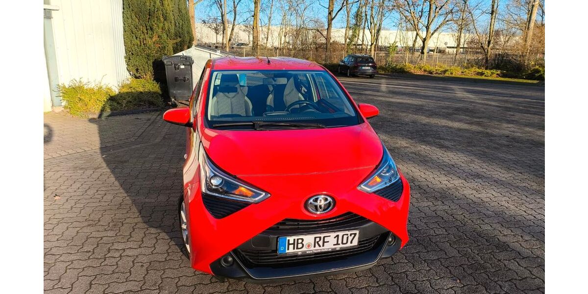Toyota Aygo (X) 143.000 km 8.500 &euro; Bremen 28209